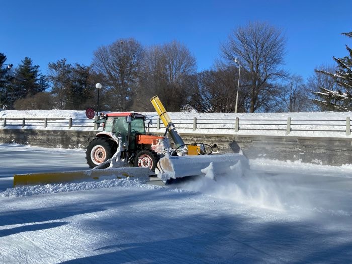 Commercial ice control and salting equipment, Oakland County MI